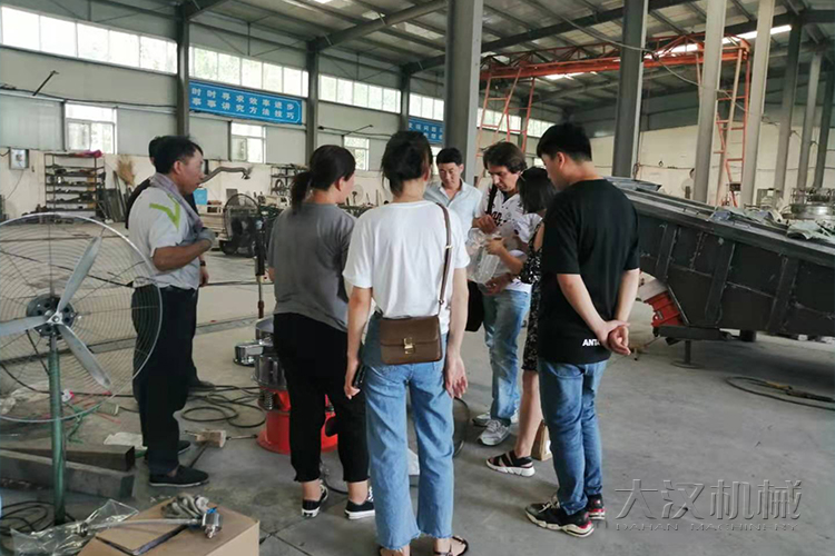 超声波振动筛分机试机现场